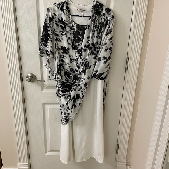 Brownstone Studio Black & White Dress, PL - Picture 4 of 8